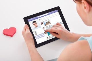 How to make him like you back Online dating dilemmas of desire